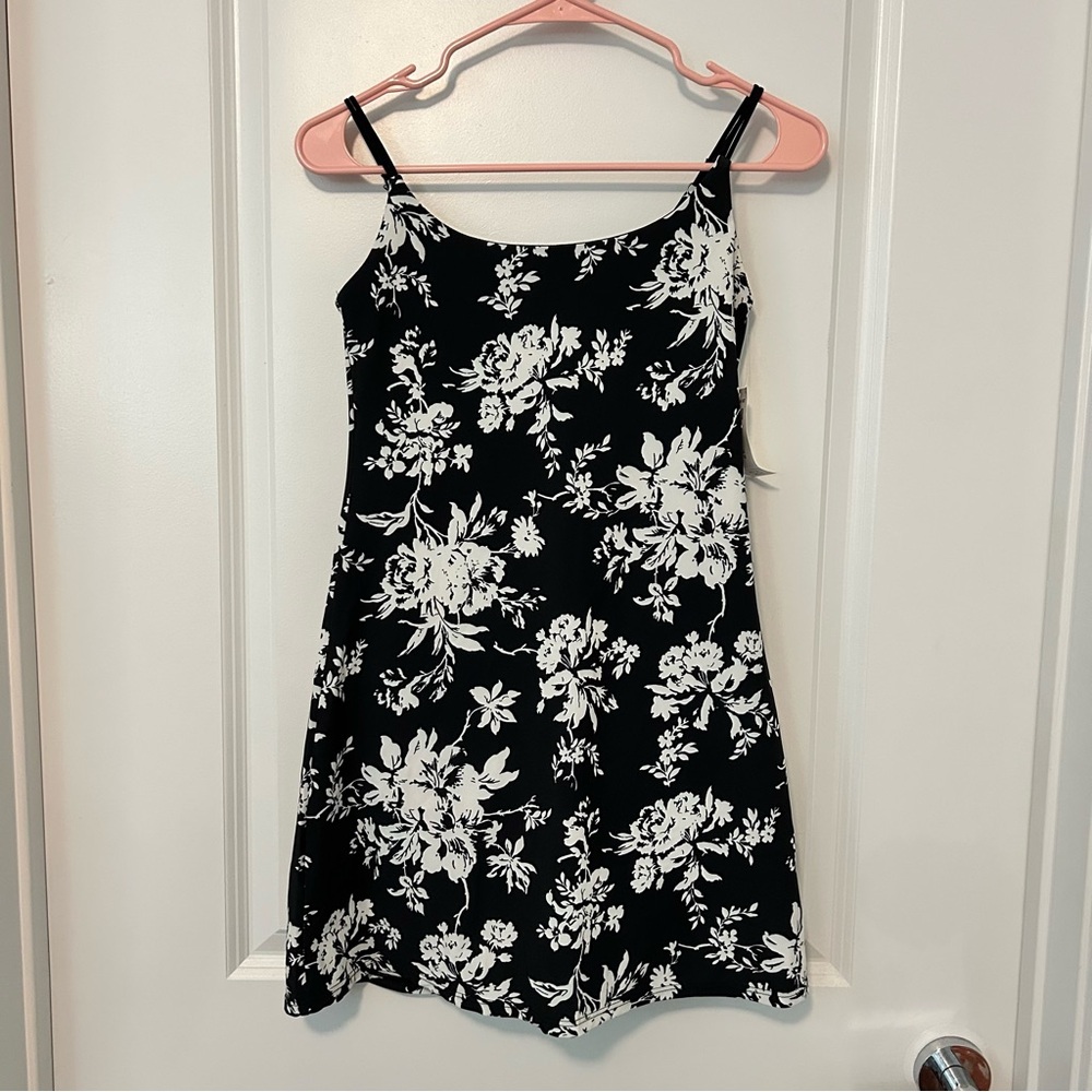 NWT Abercrombie & Fitch Floral Black and White Dress XS